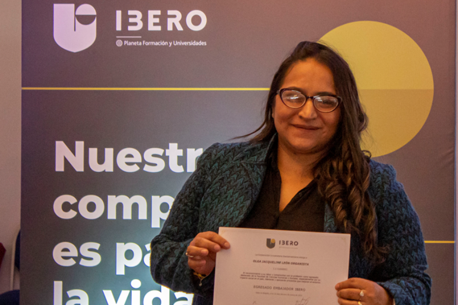 Nueva_representante_de_egresados_ante_el_consejo_superior