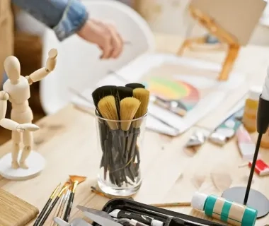 Utensilios de arte para estudiantes